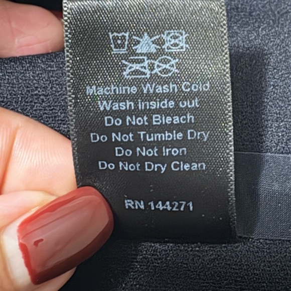 Ultracor Premium performance leggings. Digitally printed “sequined lace” design - Picture 12 of 16